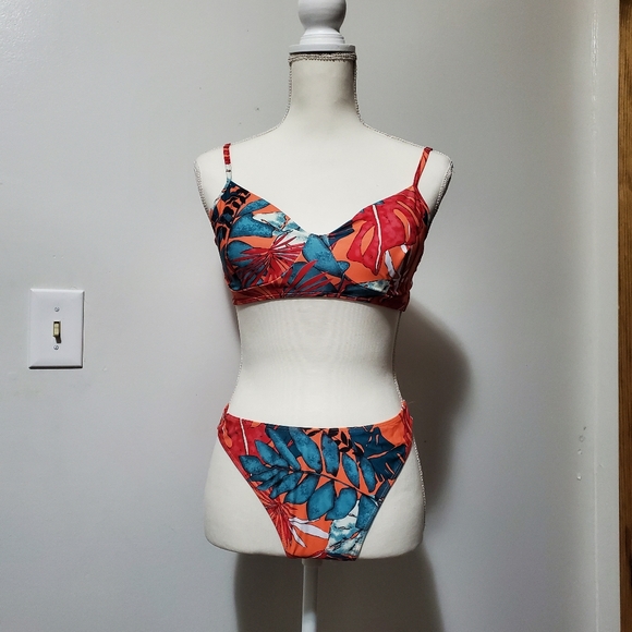 Tropical Bikini Set with Coverup - Picture 2 of 12